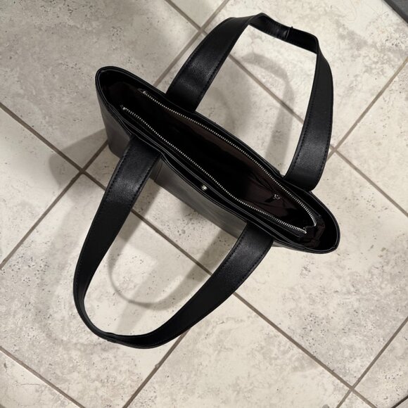 Matt & Nat GARNI Vegan Tote Bag - Forum (Black) - Picture 4 of 5